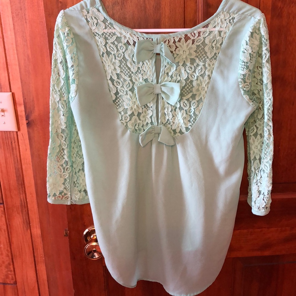 Bow shirt